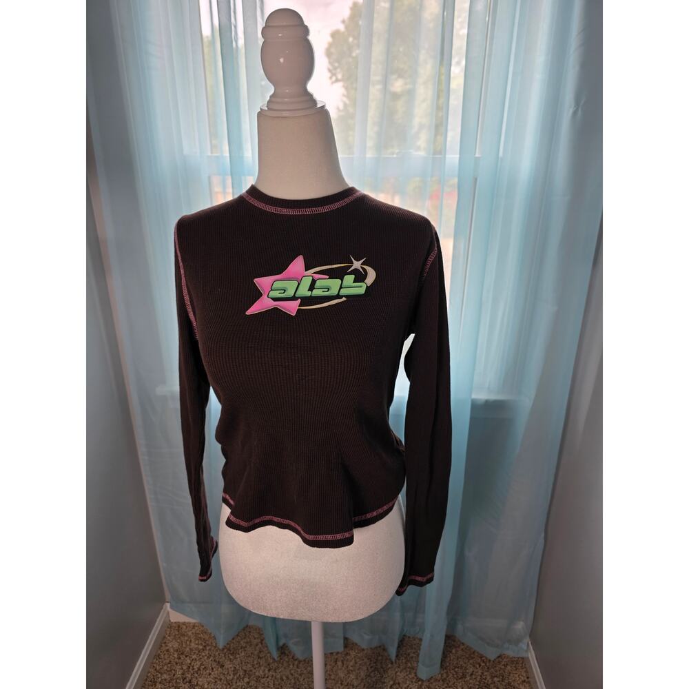 ALAB Thermal Shirt Womens Large Brown Pink Y2K Waffle Knit Graphic Long Sleeve - Picture 2 of 9